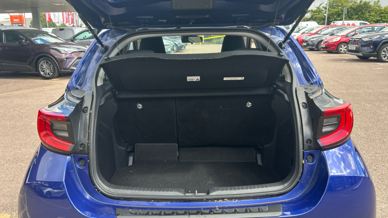 Toyota Yaris 1.5 Hybrid Design 5dr CVT Hybrid Hatchback